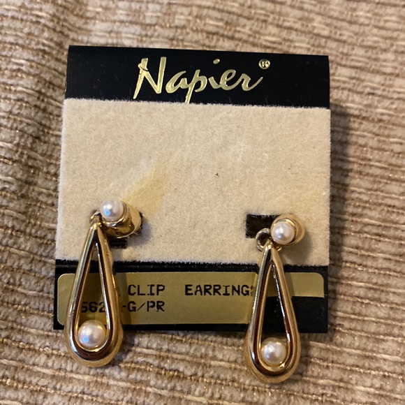 ⭐️NWT Vintage NAPIER Clip Earrings - Picture 7 of 8